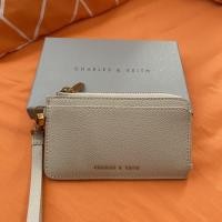 ราคา กระเป๋าสตางค์ Charles & Keith *มือสอง* (15633209642)