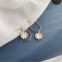 ราคา (พร้อมส่ง) ต่างหูเดซี่ ต่างหูห้อยดอกเดซี่ (16423534557)