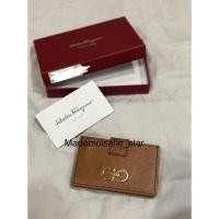 ราคา กระเป๋าใส่นามบัตร Ferragamo สีน้ำตาลอ่อน card holder (9213010363)