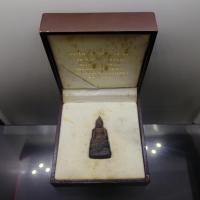 ราคา พระไพรีพินาศ รุ่น 7 รอบ ญสส เนื้อนวะ พิมพ์หล่อโบราณเบ้าทุบรุ่นแรก วัดบวรนิเวศวิหาร พ.ศ.2540 พร้อมกล่องเดิม (27004724070)