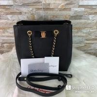 ราคา Ferragamo tote พร้อมการ์ด สายยาว ถุงผ้า มือสอง ของแท้ ใหม่มากกกก (13136380092)