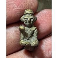 ราคา นางกวักในตำนาน หลวงพ่ออิ่ม วัดหัวเขา จ.สุพรรณบุรี พิมพ์ปั้นมือ หล่อโบราณสร้างยุคก่อนปี 2480 (43106727182)