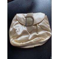 ราคา กระเป๋าเครื่องสำอางค์ Dior (5691723025)