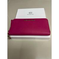 ราคา กระเป๋าสตางค์แบบยาวยี่ห้อMichael Korsสีชมพูสดมือสองสภาพ80%ของแท้ (25487293671)