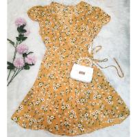 ราคา มินิเดรส แขนสั้น สีเหลืองลายดอก ไขว้หน้า (25765139882)