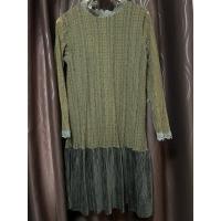 ราคา เดรสยาว 2XL สีเขียวขี้ม้า แขนยาว ด้านบนเป็นลูกไม้ แต่งด้านล่างผ้าเงาอัดพลีท (26968104262)