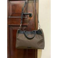 ราคา กระเป๋าสะพาย Finn Esker (Preloved) (24771947518)