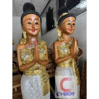 ราคา ตุ๊กตาไม้ นางไหว้ สวัสดี ผ้าถุงขาวมุก คลาสิค ตุ๊กตาแกะสลัก ประดับกระจกสี สวมชุดไทยโจงกระเบน ยืนไหว้ยิ้มละไม (23455948339)