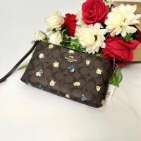 ราคา กระเป๋าสะพายข้าง Coach Zip Top Crossbody In Signature Canvas With Vintage Mini Rose Print C7425 (24121947354)