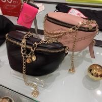 ราคา กระเป๋าคาดอก GUESS 100% ของแท้จากช็อปโดยตรง หนังทั้งใบหนังนิ่ม แต่งโซ่ทองสวยมาก จุได้เยอะ (191868082)