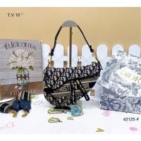 ราคา กระเป๋าสะพายข้าง คาดอกดิออร์ทรงออนม้า ไซส์ 10 นิ้ว งานเกรดพรีเมียม สินค้ามาพร้อมกล่อง (22955053212)