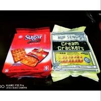 ราคา ็็HUP SENG Biskut sugar cracker and cream crackers ขนมปังอบกรอบน้ำตาลและขนมปังเค็ม (6322792369)