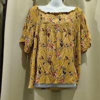 ราคา (มือสอง)เสื้อปาดไหล่/สม็อกลายดอกไม้ สีเหลืองมัสตาร์ด ทรง Oversize/ตัวใหญ่ คอกว้างโบฮีเมียน (24140432910)