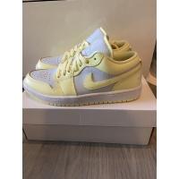 ราคา air jordan low lemonade size 8 us (5.5uk) แท้ (18735825667)
