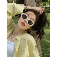 ราคา แว่นตากันแดดกรอบสีขาวผู้หญิง 2025 ครีมกันแดดสไตล์ใหม่ป้องกันรังสีอัลตราไวโอเลตยุโรปสไตล์อเมริกันระดับไฮเอนด์ใบหน้ากลมใหญ่ ผอมลง ดูแว่นกันแ (56751659169)