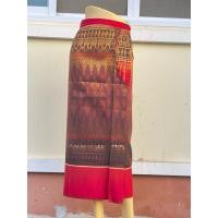 ราคา ผ้าถุงเย็บสำเร็จ แบบป้ายติดตะขอ ผ้าไหมกาบแก้ว ลายข้าวหลามตัด ทรงหน้านาง (41902516711)