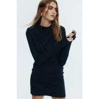 ราคา H&M(เอชแอนด์เอ็ม) เดรสไหล่เสริมโครงทรง Draped ผู้หญิง 1314155_1 (42025226944)