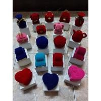 ราคา กล่องใส่แหวนกำมะหยี่ กล่องใส่แหวน กล่องใส่แหวนงานแต่ง (9265850614)