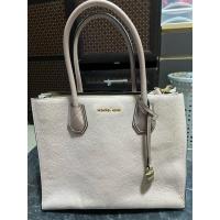 ราคา Michael kors แท้100%หนังแท้ออกจากshop20,000บาท มีสายสะพายข้างแท้คู่ตัว ขนาด 12 นิ้ว (24744683756)