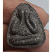 ราคา พระปิดตาเนื้อหามวลสารเก่าไม่ทราบที่ (25387692038)