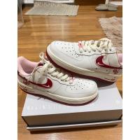 ราคา Nike Air Force 1 V-day มือสอง + กล่อง 7US/6UK/40 (23350854108)