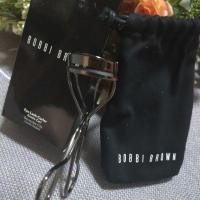ราคา Bobbi brown eyelash curler gentel curl (6907309507)