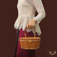 ราคา กระเป๋าย่านลิเภาทรงสุพรรณหงส์สีน้ำตาลหูย่านลิเภา (23788288194)