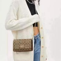 ราคา ส่งต่อ… COACH แท้% COACH FLAP CLUTCH CROSSBODY IN SIGNATURE CP033 สีน้ำตาลอ่อน (29635767514)