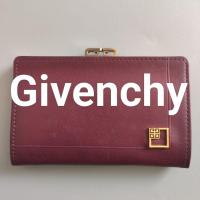 ราคา กระเป๋าสตางค์ วินเทจ Givenchy ใบสั้น ใส่บัตร ใส่เหรียญ ใส่แบงค์ เรียบหรู มือสองสภาพสวย ด้านในมีลอกตามภาพแต่ไม่เหนียวนะ (43601205801)