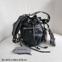 ราคา Balenciaga Le Cagole (16587194967)