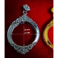 ราคา กรอบพระสำเร็จรูป ทองเหลือง ชุปทอง,ชุปทองคำขาว ขนาดจอ 32 มม. มีพื้นที่เลี่ยมกันน้ำภายใน (51202929541)