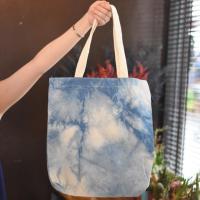 ราคา กระเป๋าผ้ามัดย้อมกระเป๋าผ้า ราคาถูก สีฟ้าคราม handmade ย้อมจากต้นครามและน้ำแร่ธรรมชาติ (2358206881)