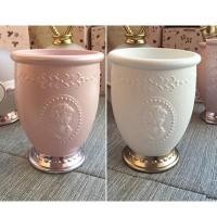 ราคา Laduree Embossment Makeup Brush holder - White / Pink - Luxury Beauty Brush Holders (2306652893)