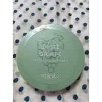ราคา SKINFOOD WHITE GRAPE FRESH LIGHT PACT (1134336024)