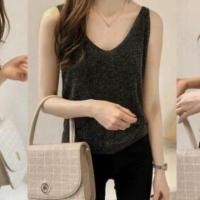 ราคา เสื้อสายเดี่ยวไหมพรมวิ้งๆ ผ้าทอผสมกลิตเตอร์สีดำ (6937062371)