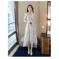 ราคา ชุดเดรสสั้นผ้าชีฟองสีเนื้ออมครีมลายดอกไม้ คอวี แขนระบาย กระโปรงหน้าสั้นหลังยาว สวยเก๋ดูดี (NEW) (28724366833)