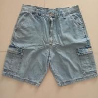 ราคา Short Jeans Wrangler กางเกงยีนส์ขาสั้น sz36 มือสองสภาพดี (25111263192)