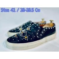 ราคา GIVENCHY Studded Leather Slip-on Sneakers (16259760438)