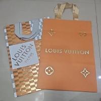 ราคา ถุงกระดาษ LV​ แท้ ลิมิเดต มีหลายรุ่น หลายขนาดคะ (17387732369)