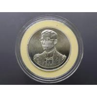 ราคา เหรียญที่ระลึกกาญจนาภิเษก (หลวงพ่อจรัญ ปลุกเสก) เนื้อเงิน พิมพ์ใหญ่ มูลนิธิพัฒนางานอัยการจัดสร้าง ปี2539 หายาก บล็อกกษาป (27363478831)