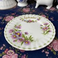 ราคา Royal Albert Flower of the month series (1973) (29805155251)