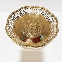 ราคา โตกเหลี่ยม 7 นิ้ว กลางเทพพนม พานทองเหลืองขอบฉลุ ขาลายกลีบบัว (14562080110)