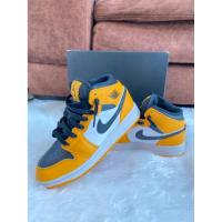 ราคา รองเท้าเด็กมือสอง Nike Air Jordan mid แท้ (42056658739)