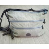 ราคา กระเป๋า Kipling ของแท้ % มือสอง (1192589575)