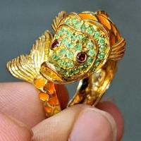 ราคา แหวนเงินแท้ลงยา แบบปลาอานนท์ ประดับพลอยทับทิมและมรกต (25424900617)