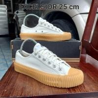 ราคา รองเท้าผ้าใบ EXCELSIOR 25 cm (51102712148)