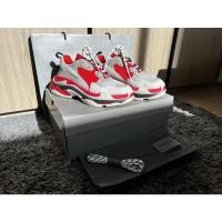 ราคา Balenciaga Triple S size 42 ของแท้100% (20817307218)