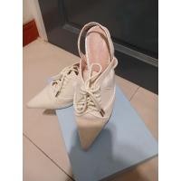 ราคา Lyn around รองเท้าสีขาวครีม แท้ มือสอง งานสวยค่ะ (29861401417)