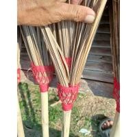 ราคา ไม้กวาดทางมะพร้าวด้ามยาวแบบกลมไม่ตัดปลาย (43602990890)