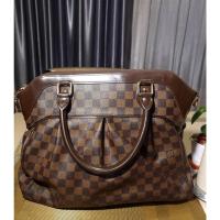ราคา Louis Vuitton Damier Trevi PM หลุยส์วิตตองงานญี่ปุ่นสภาพมือสอง รุ่นดามิเย์ สวยมาพร้อมสายสะพายด้านในบุกำมะหยี่สีแดงสะอาด (9471841171)